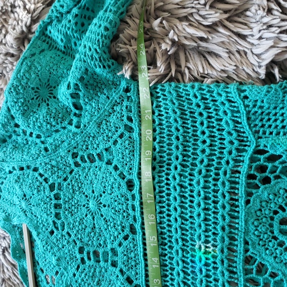 Pyramid Collection Crochet All Day High Low Tunic with Bell Sleeves - Picture 16 of 16